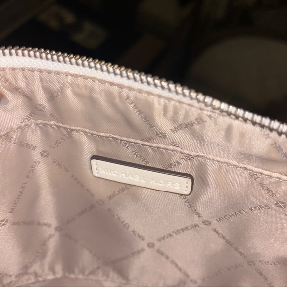 White leather Michael Kors Wristlet Clutch - Picture 5 of 5